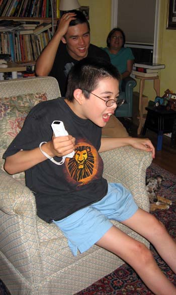 Jon and Tamo playing Wii