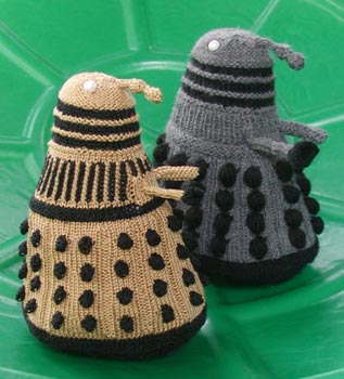 Knitted dalek