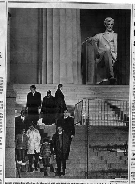 the Obama family at the Lincoln memorial on Tuesday, Jan. 14